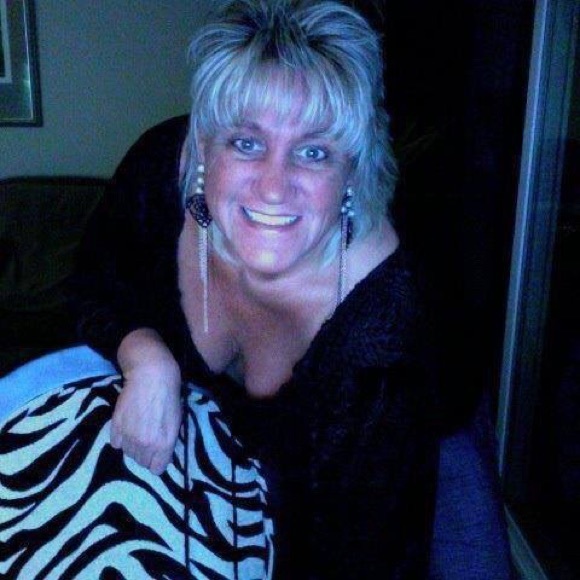 Meet your Posher, Janet - Picture 3 of 6